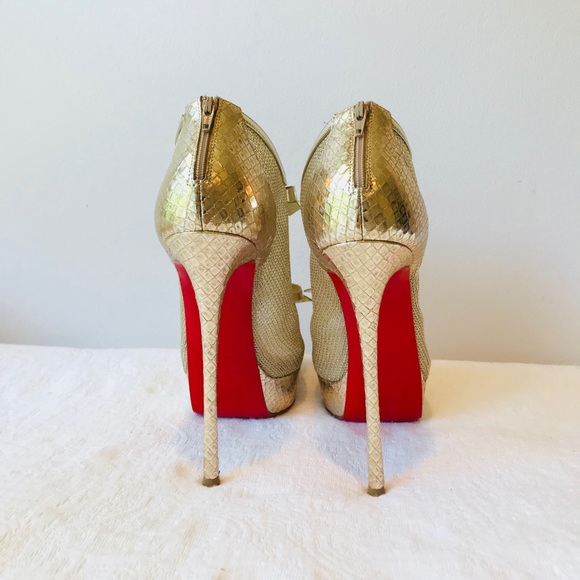 CHRISTIAN LOUBOUTIN*US 6.5**Gold Bow Heels*$1195 - Picture 7 of 8